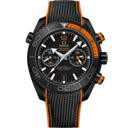 Quadrante nero opaco in ceramica dell’Omega Seamaster Planet Ocean Deep Black 45,5 mm con indici e lancette in ceramica nera e dettagli arancioni luminescenti